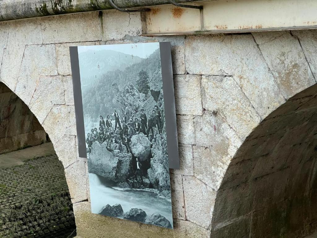 Vivez Un Conte De Fee Dans La Piece Ronde D'Une Tour Medievale 波朗特吕 外观 照片